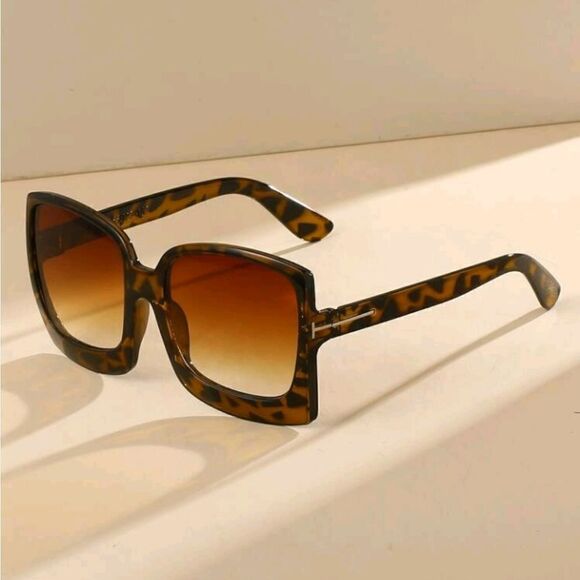 𝅺LEOPARD Animal Print Oversized Retro Sunglasses - Picture 5 of 5